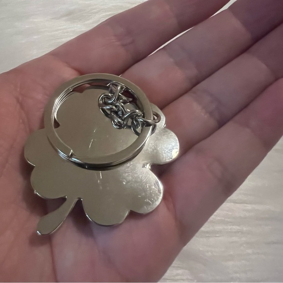 four leaf keychain - Picture 3 of 5